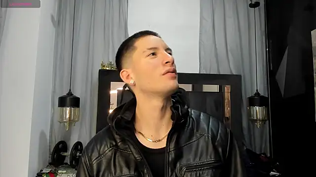 HunterHeat  online show from April 2026 12:17:02 PM