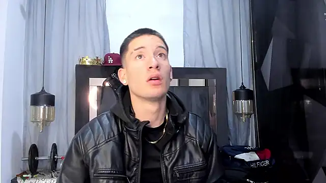 HunterHeat  online show from April 2026 12:41:02 PM