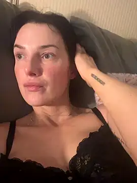 Snapshot of Remirosee chatting on December 2025 08:14:01 PM Remirosee online show from December 2025 08:14:01 PM