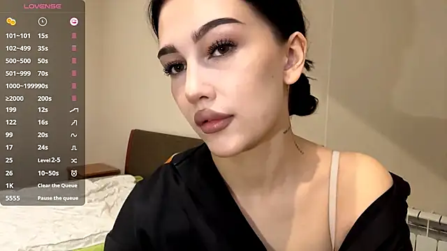 AuraJefcoat online show from May 2026 12:43:01 PM