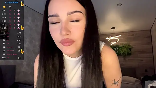 AuraJefcoat online show from May 2026 01:41:02 PM