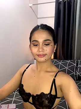 Snapshot of AngelHille chatting on October 2025 01:30:01 PM AngelHille online show from October 2025 01:30:01 PM