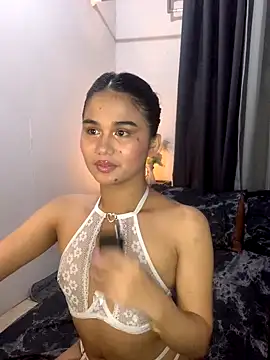 Snapshot of AngelHille chatting on November 2025 06:07:02 PM AngelHille online show from November 2025 06:07:02 PM