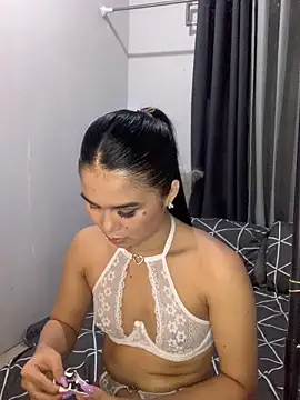 Snapshot of AngelHille chatting on November 2025 03:56:02 PM AngelHille online show from November 2025 03:56:02 PM