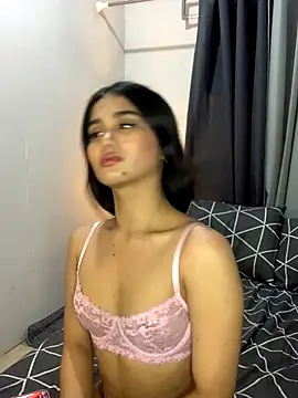 Snapshot of AngelHille chatting on November 2025 05:35:02 PM AngelHille online show from November 2025 05:35:02 PM