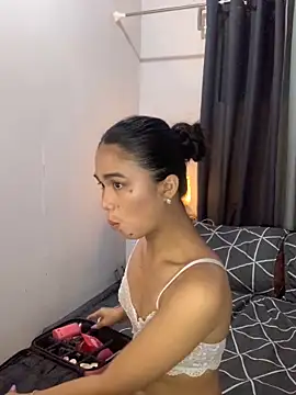 Snapshot of AngelHille chatting on November 2025 05:48:01 PM AngelHille online show from November 2025 05:48:01 PM