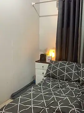 AngelHille online show from December 2025 04:13:02 PM