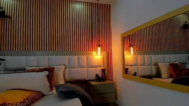 Roseaurora online show from January 2026 05:27:02 PM