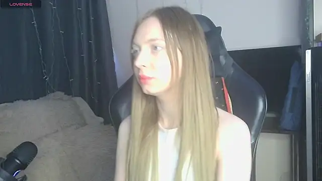 BabbbyFoxxx online show from March 2026 06:41:02 AM