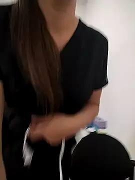 Madisson-04  online show from November 2025 12:33:01 PM