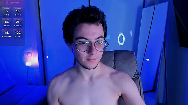 Snapshot of tyler_bergg chatting on September 2025 12:21:01 AM tyler bergg online show from September 2025 12:21:01 AM