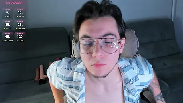 Snapshot of tyler_bergg chatting on September 2025 11:52:01 PM tyler bergg online show from September 2025 11:52:01 PM