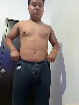 Snapshot of Danimiles chatting on February 2026 05:14:01 AM Danimiles online show from February 2026 05:14:01 AM