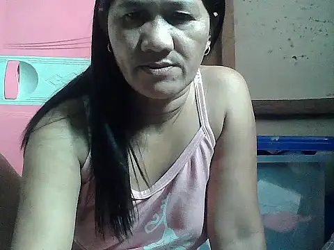 Snapshot of hotmama_063 chatting on September 2025 06:38:01 AM hotmama 063 online show from September 2025 06:38:01 AM