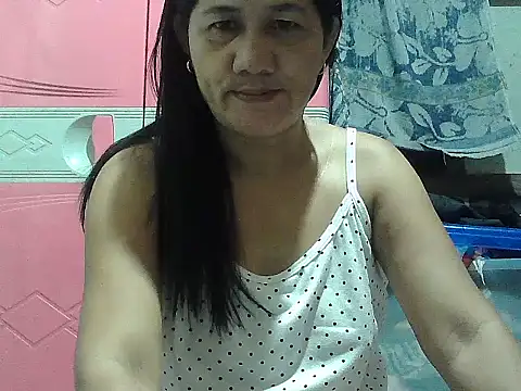 Snapshot of hotmama_063 chatting on October 2025 08:07:02 PM hotmama 063 online show from October 2025 08:07:02 PM