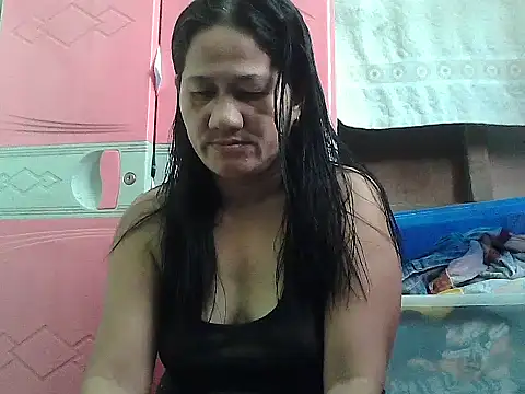 Snapshot of hotmama_063 chatting on October 2025 03:36:02 AM hotmama 063 online show from October 2025 03:36:02 AM