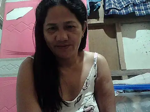 Snapshot of hotmama_063 chatting on October 2025 08:55:02 PM hotmama 063 online show from October 2025 08:55:02 PM