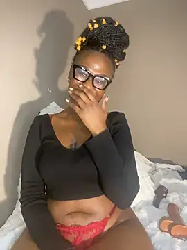 Moonzy77 online show from November 2025 11:37:02 PM