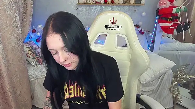 ScarletttMoon online show from December 2025 08:05:02 PM