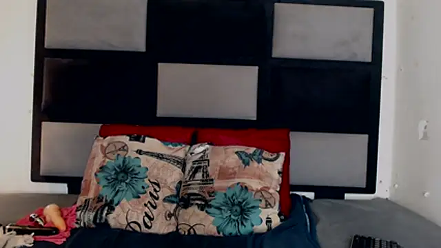 Snapshot of Freaky-boobs chatting on November 2025 01:15:01 AM Freaky-boobs online show from November 2025 01:15:01 AM