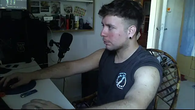 Snapshot of ferrari1996 chatting on September 2025 06:07:01 PM ferrari1996 online show from September 2025 06:07:01 PM