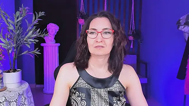 UnaTerra online show from November 2025 05:06:01 AM