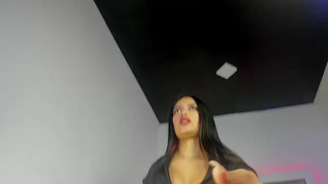 Miss  pretty online show from December 2025 03:33:02 AM