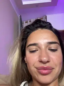 ItalianGirl online show from September 2025 08:43:01 PM