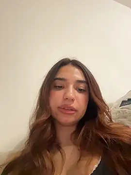 ItalianGirl online show from November 2025 05:33:01 PM