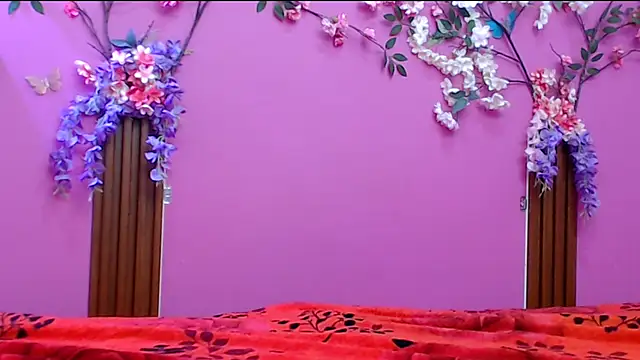 skinnysofia18 online show from September 2025 01:13:01 PM