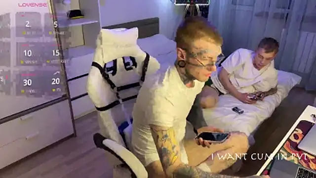 Snapshot of c10h15on1 chatting on February 2026 04:02:01 AM c10h15on1 online show from February 2026 04:02:01 AM