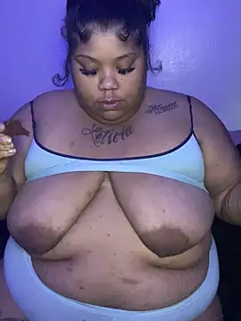 Snapshot of BlaxicanaMami chatting on October 2025 09:03:02 PM BlaxicanaMami online show from October 2025 09:03:02 PM