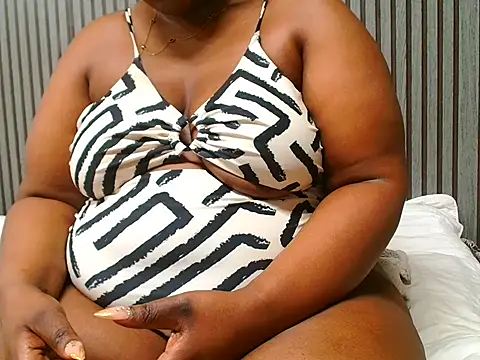 Snapshot of ROYALASS25 chatting on November 2025 03:06:02 AM ROYALASS25 online show from November 2025 03:06:02 AM