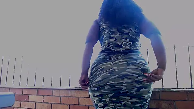 ROYALASS25 online show from May 2026 10:12:02 AM