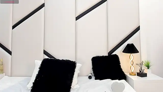 XimenaCosta online show from May 2026 12:23:01 PM