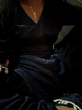 Snapshot of Sexylella143 chatting on December 2025 03:44:02 AM Sexylella143 online show from December 2025 03:44:02 AM