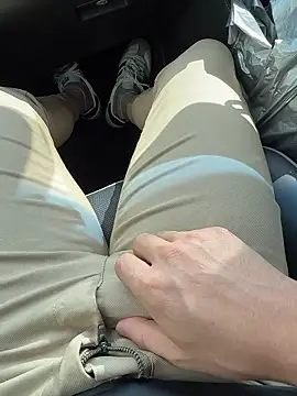 Snapshot of eru2025 chatting on September 2025 03:45:02 AM eru2025 online show from September 2025 03:45:02 AM