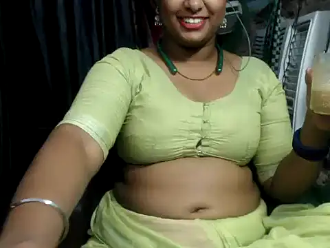 Snapshot of DearKimmi chatting on December 2024 09:45:01 PM DearKimmi online show from December 2024 09:45:01 PM