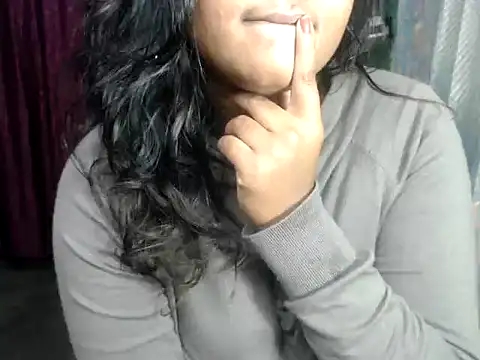 Snapshot of DearKimmi chatting on January 2025 05:53:01 PM DearKimmi online show from January 2025 05:53:01 PM