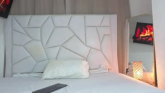 Paulaboterom online show from October 2025 04:08:01 PM