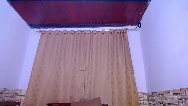 Snapshot of DaraKat18 chatting on November 2025 10:09:01 PM DaraKat18 online show from November 2025 10:09:01 PM