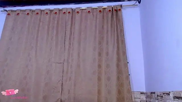 Snapshot of DaraKat18 chatting on November 2025 10:08:02 PM DaraKat18 online show from November 2025 10:08:02 PM