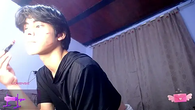 Snapshot of DaraKat18 chatting on November 2025 10:21:02 PM DaraKat18 online show from November 2025 10:21:02 PM