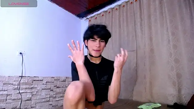 Snapshot of DaraKat18 chatting on November 2025 10:20:01 PM DaraKat18 online show from November 2025 10:20:01 PM