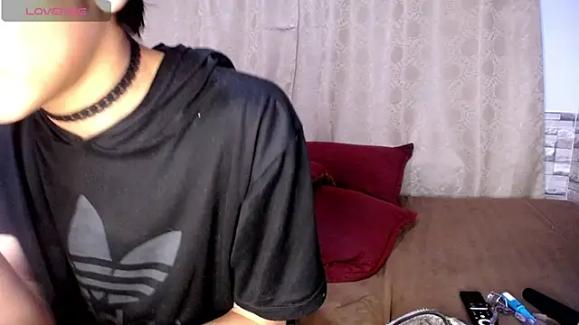 Snapshot of DaraKat18 chatting on November 2025 09:05:02 PM DaraKat18 online show from November 2025 09:05:02 PM