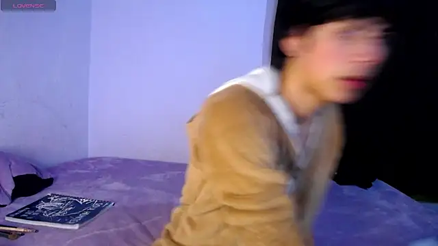 Snapshot of DaraKat18 chatting on December 2025 09:07:01 AM DaraKat18 online show from December 2025 09:07:01 AM