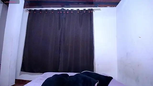 Snapshot of DaraKat18 chatting on January 2026 08:27:02 AM DaraKat18 online show from January 2026 08:27:02 AM