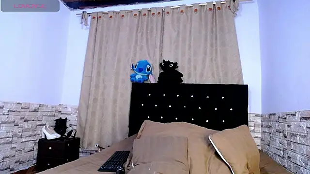 Snapshot of DaraKat18 chatting on January 2026 08:41:02 AM DaraKat18 online show from January 2026 08:41:02 AM