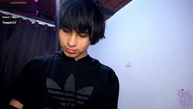 Snapshot of DaraKat18 chatting on February 2026 06:36:02 AM DaraKat18 online show from February 2026 06:36:02 AM