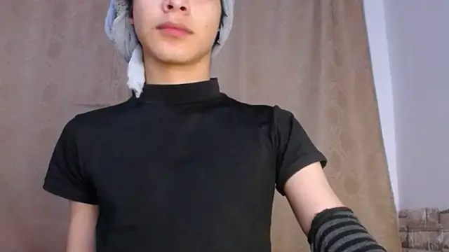 DaraKat18 online show from June 2026 11:32:01 PM